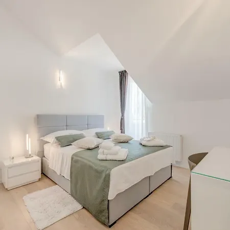 아파트 Spacious Family Mm 스플리트