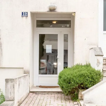 Spacious Family Mm With Garage